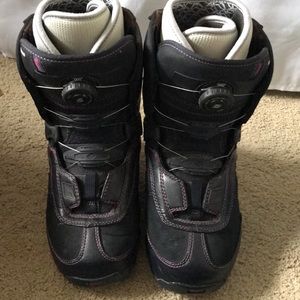 Lite use vans snowboarding boots